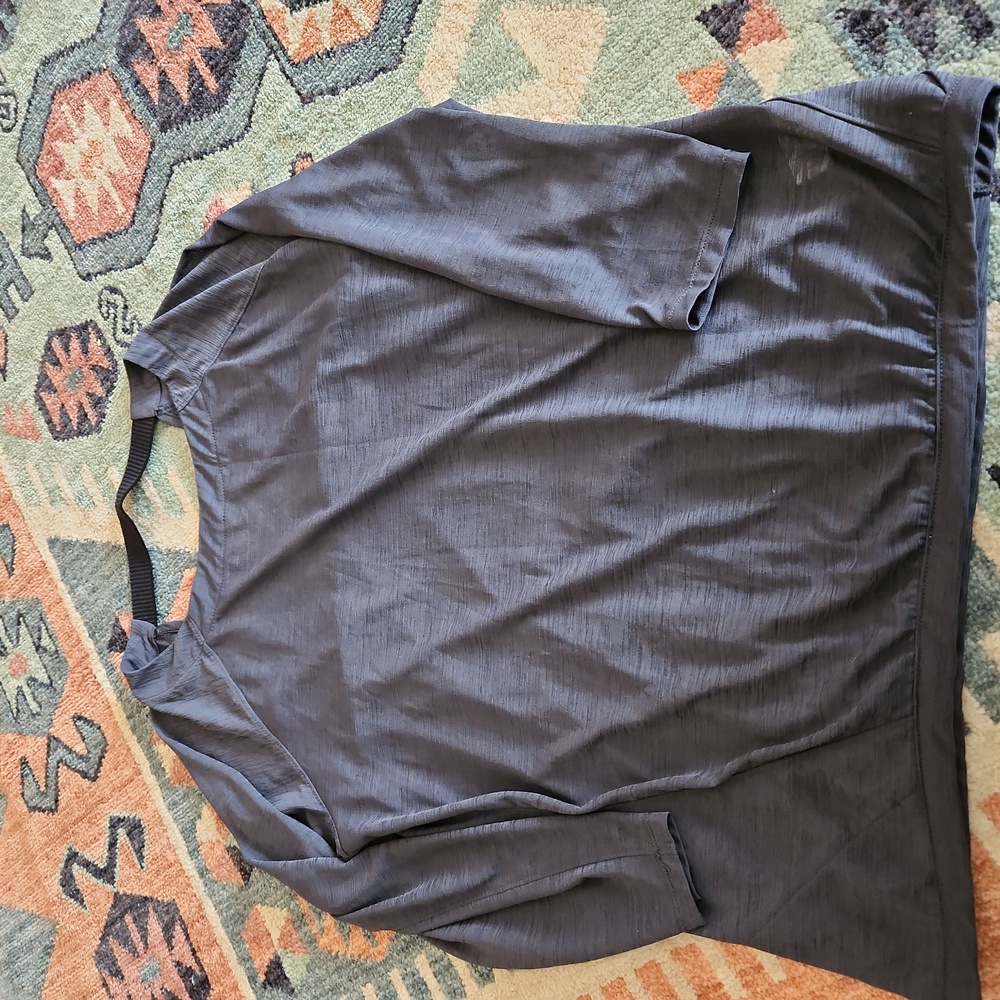 Athleta Clarity Long Sleeve top / shirt